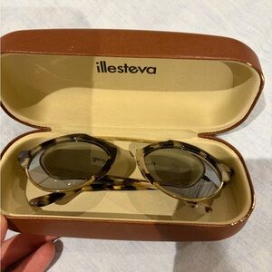 Illesteva Brown Tortoise Sunglasses